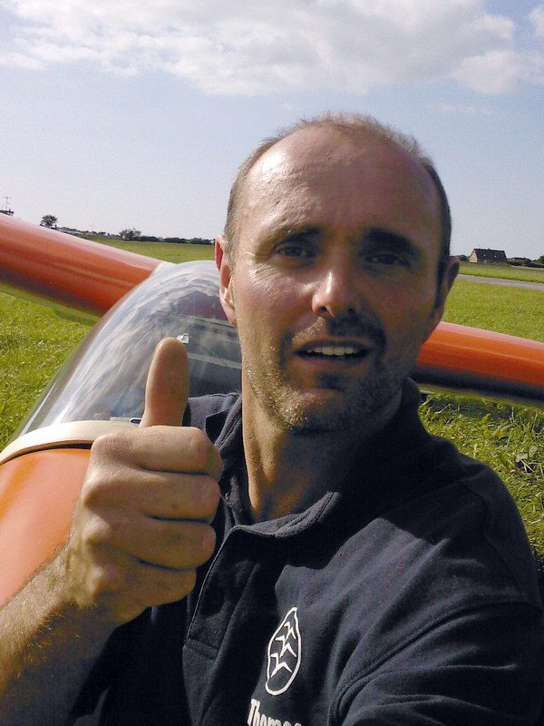 Thomas Böttcher auf dem Flugplatz Heide-Büsum