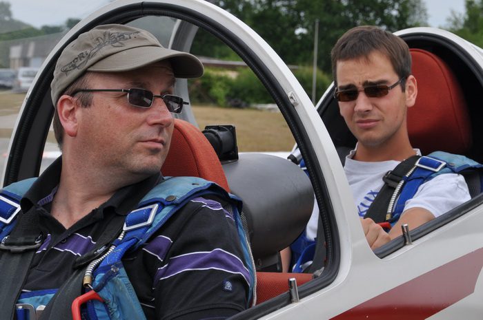 Alex (rechts) mit Schnupper-Flugschüler Jens Böker