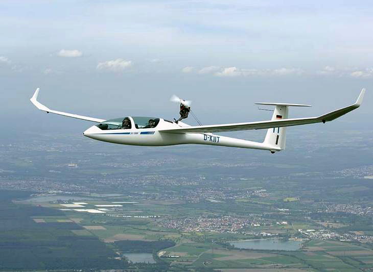 DG-1001 T (Werksfoto DG Flugzeugbau)